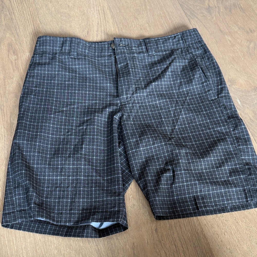 Callaway Men's Black Grid Pattern Shorts Size 31
